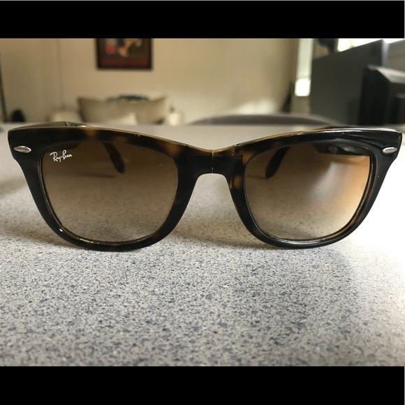 Ray-Ban Other - Ray Ban Folding Wayfarer Tortoise w Brown Lens